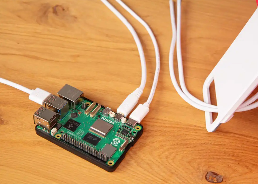 Raspberry Pi 5 板载 BCM2712 芯片