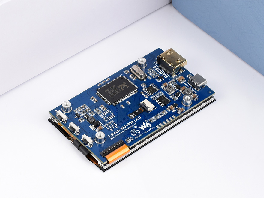 3.5 英寸 IPS 触控屏
