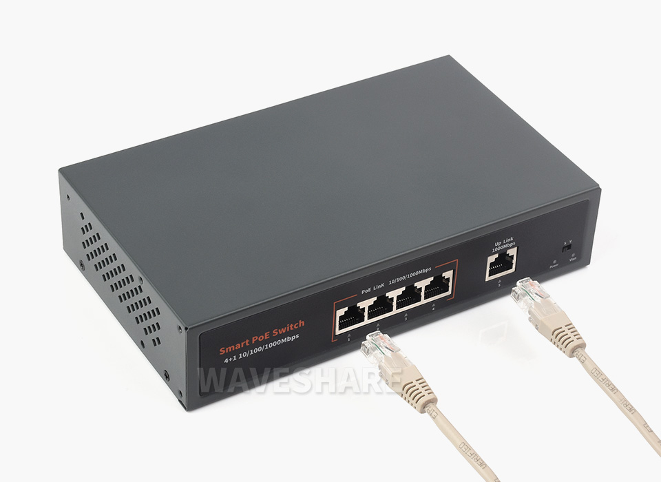 120W千兆以太网PoE交换机接入两根网线，演示随插随用功能