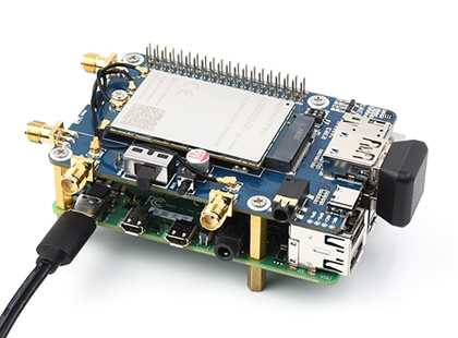 接入树莓派 4B 的树莓派 5G 通信扩展板