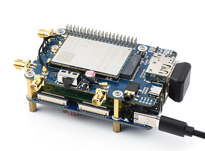 接入 CM4 扩展板的树莓派 5G 通信扩展板