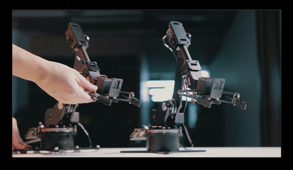 RoArm-M1 大扭矩总线舵机桌面机械臂