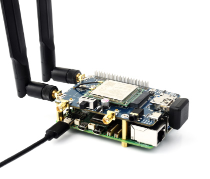 接入树莓派 4B的树莓派 4G 通信扩展板