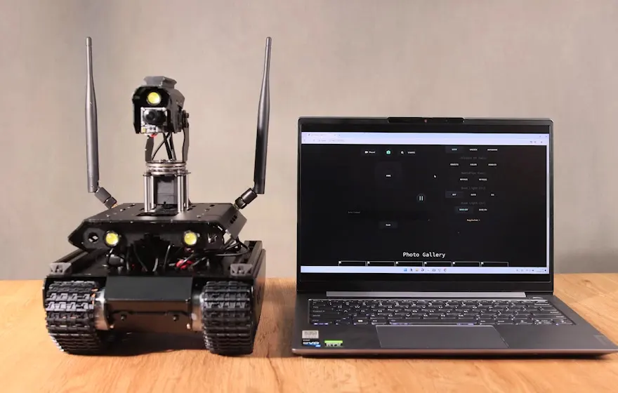 UGV Beast PT AI 机器人，六轮四驱开源移动机器人可跨平台的交互式教程