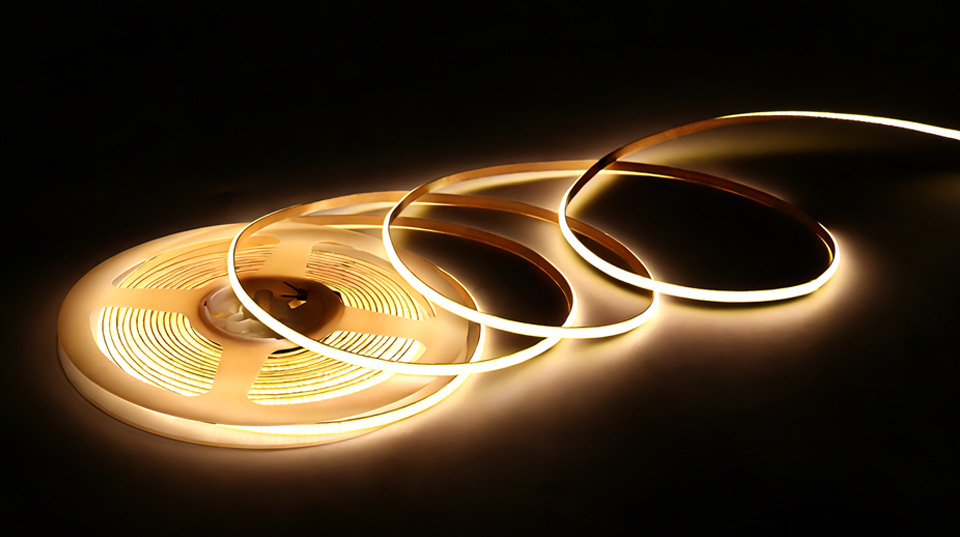 单色 COB 柔光灯带 实物发光演示