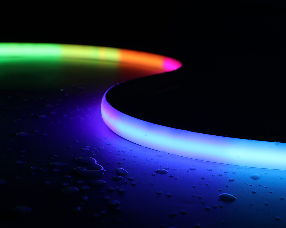 RGBWC 幻彩 COB 灯带  防水滴胶效果展示