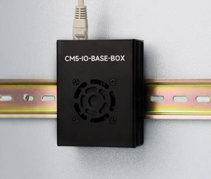树莓派 CM5 基础扩展板主图