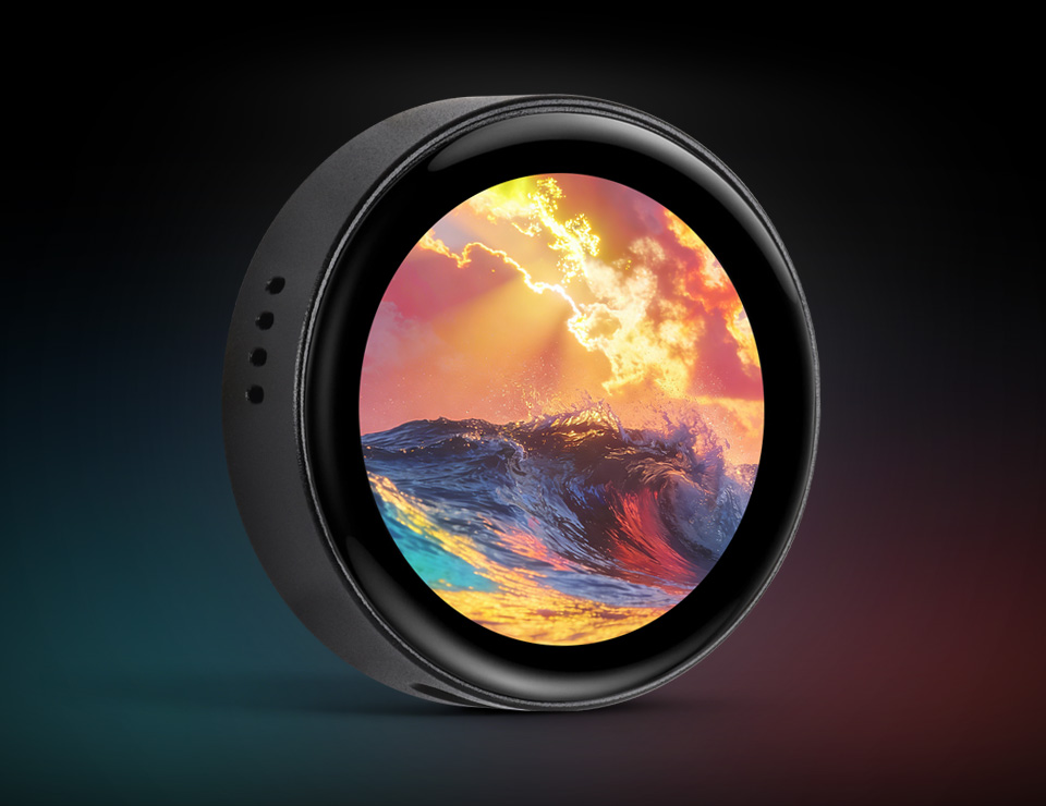 ESP32-S3 1.43 英寸电容触控屏开发板采用 AMOLED 屏幕，相比传统的 LCD 屏幕，拥有更为精准的控光能力，呈现出更细腻的色彩和更多的细节，影像画面更为生动