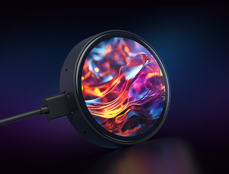 三个ESP32-S3 1.75 英寸电容触控屏开发板并列，并展示不同视角及IPS屏幕软件