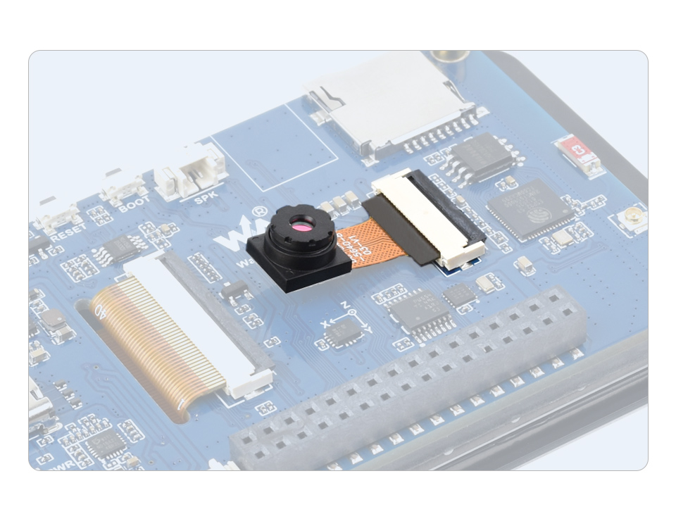 三个ESP32-S3 3.5 英寸电容触控屏开发板并列，并展示不同视角及IPS屏幕软件