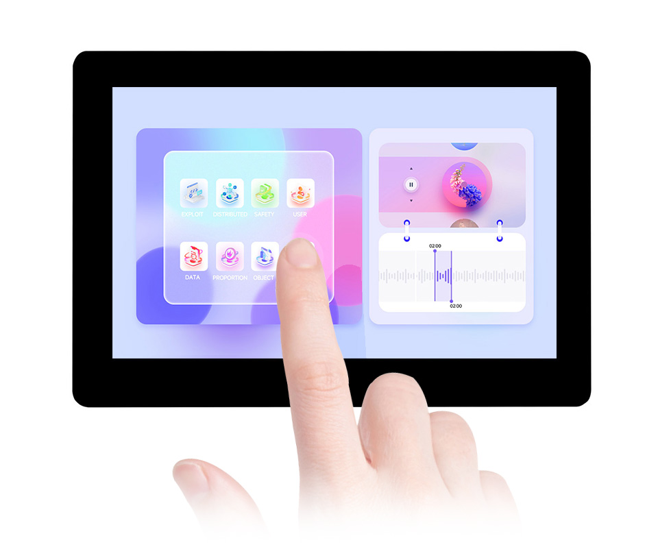 手指触摸 ESP32-S3 4 英寸电容触控屏开发板的屏幕，界面显示LVGL GUI开发出来的场景