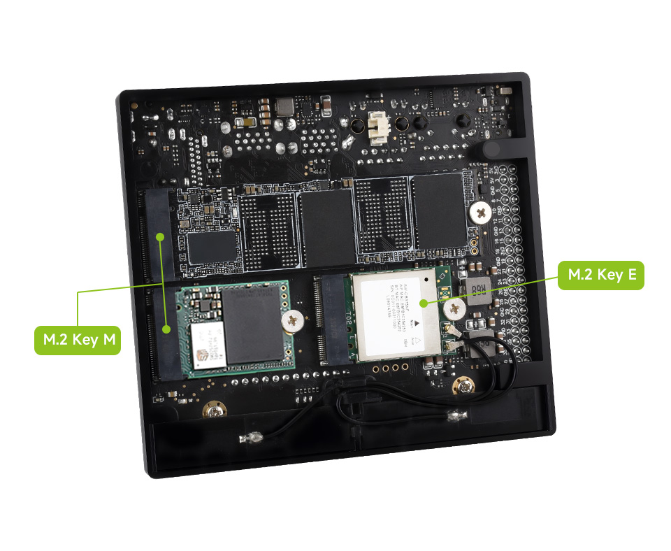 JETSON-ORIN-IO-BASE-B 灵活的存储和无线扩展