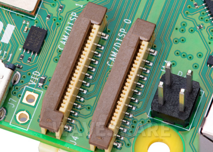 采用 2 × 4-lane MIPI DSI/CSI 接口